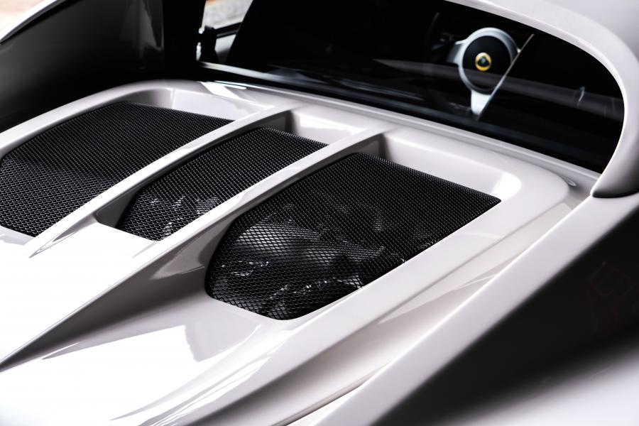 Детали экстерьера Lotus Elise Sport 220 2015 года  (фото 8 из 21)